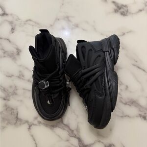 Kids Black Athletic Sneakers - Stylish Everyday Shoe